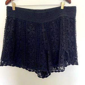 Black crochet women’s shorts size Large